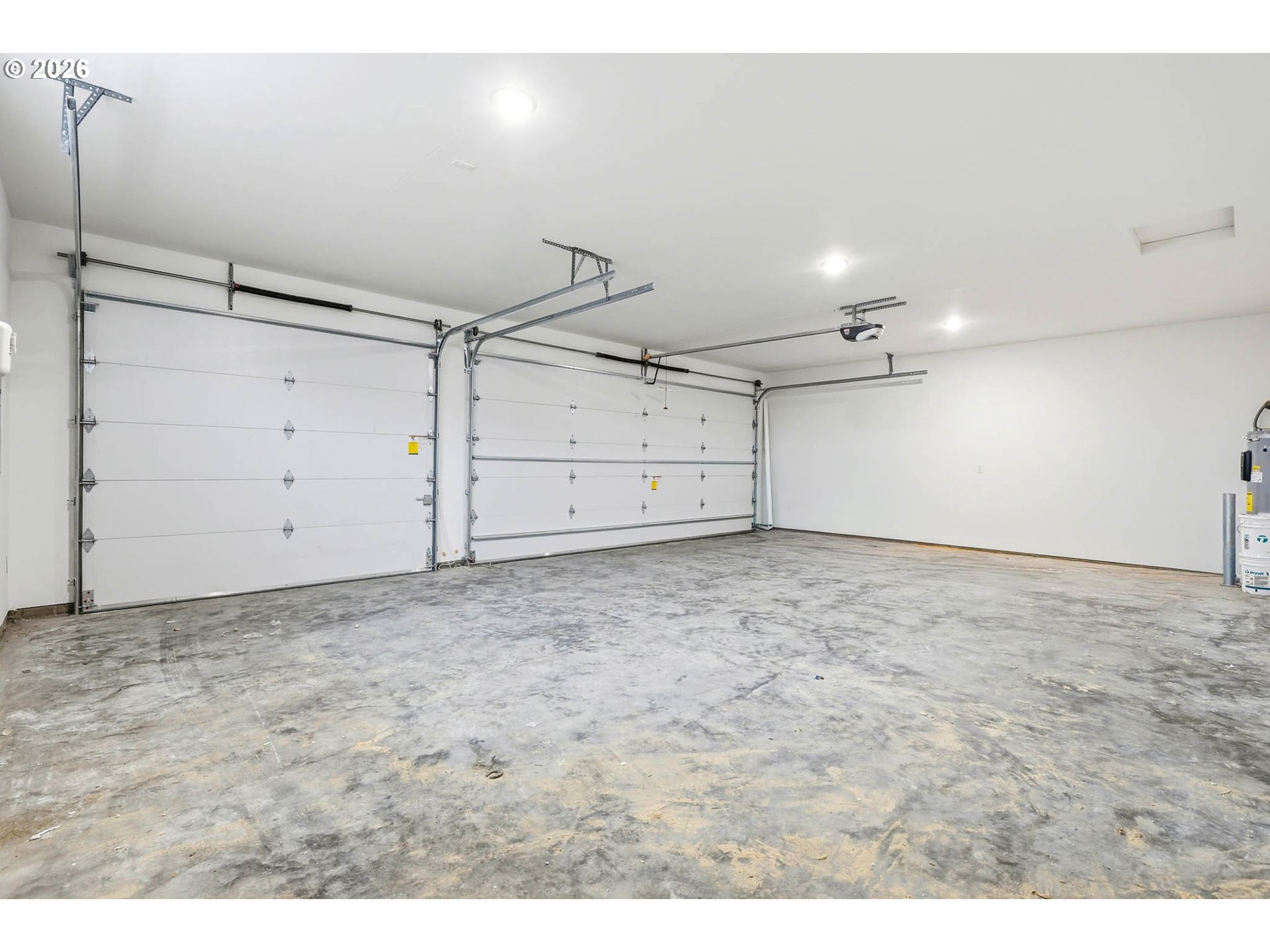 1327 Southeast 9th Street Hermiston, OR 97838 - Photo 21 of 28 a view of a garage