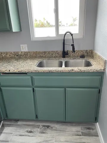 a close view of sink and tap