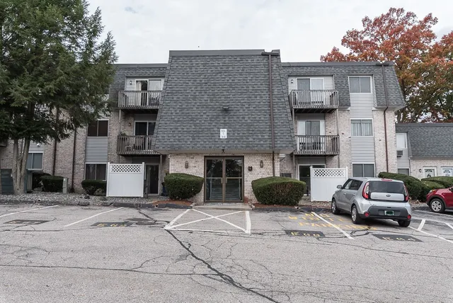 $1,450 | 1560 Douglas Avenue, Unit E58, North Providence, RI 02904