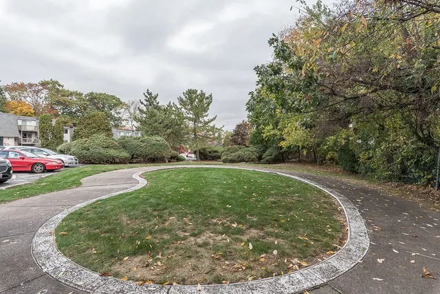 $1,450 | 1560 Douglas Avenue, Unit E58, North Providence, RI 02904