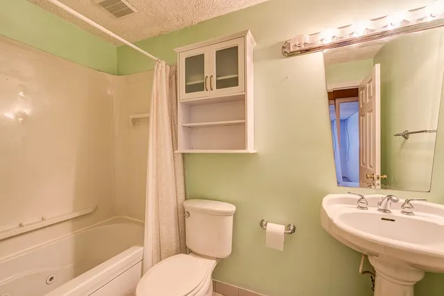 $1,450 | 1560 Douglas Avenue, Unit E58, North Providence, RI 02904