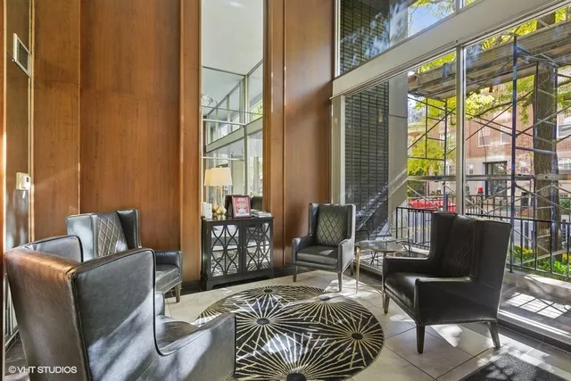 $2,250 | 30 East Division Street, Unit 15A, Chicago, IL 60610