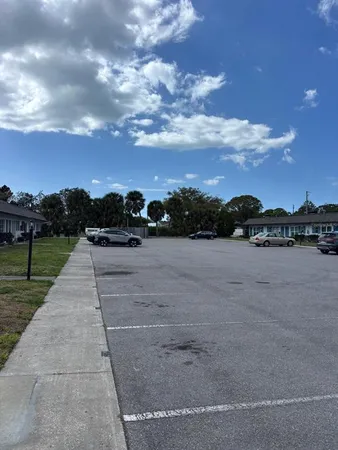 $1,700 | 4444 Swift Road, Unit 23, Sarasota, FL 34231