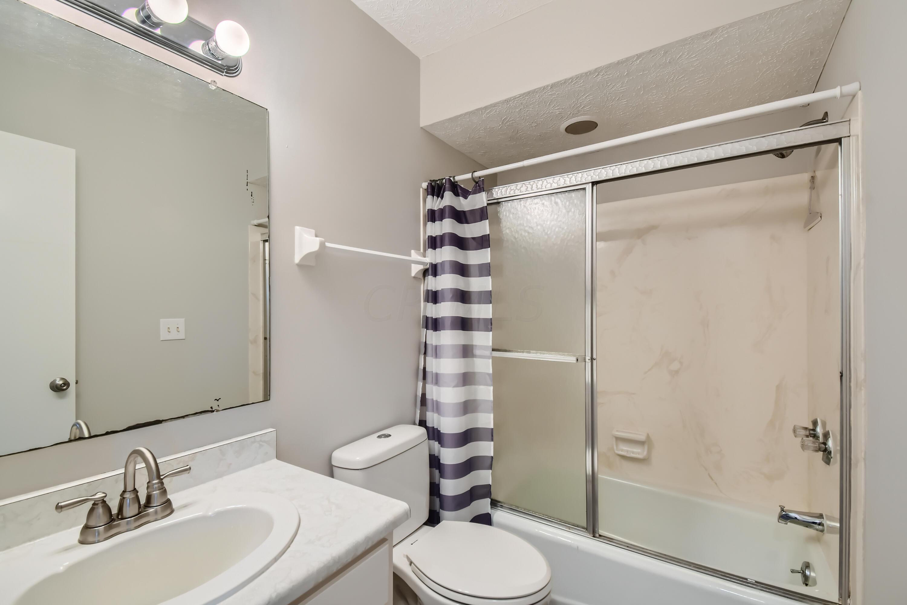 35 Busey Road Canal Winchester, OH 43110 - Photo 22 of 26 30 2nd Floor Bathroom