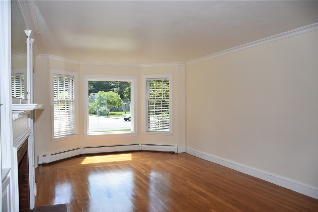 5529 Post Road East Greenwich, RI 02818 - Photo 8 of 16 Living Room