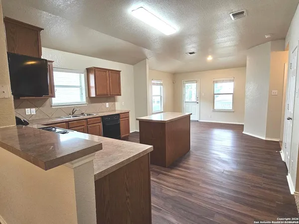 $1,750 | 6605 Sally Agee, Leon Valley, TX 78238