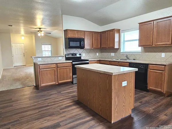 $1,750 | 6605 Sally Agee, Leon Valley, TX 78238