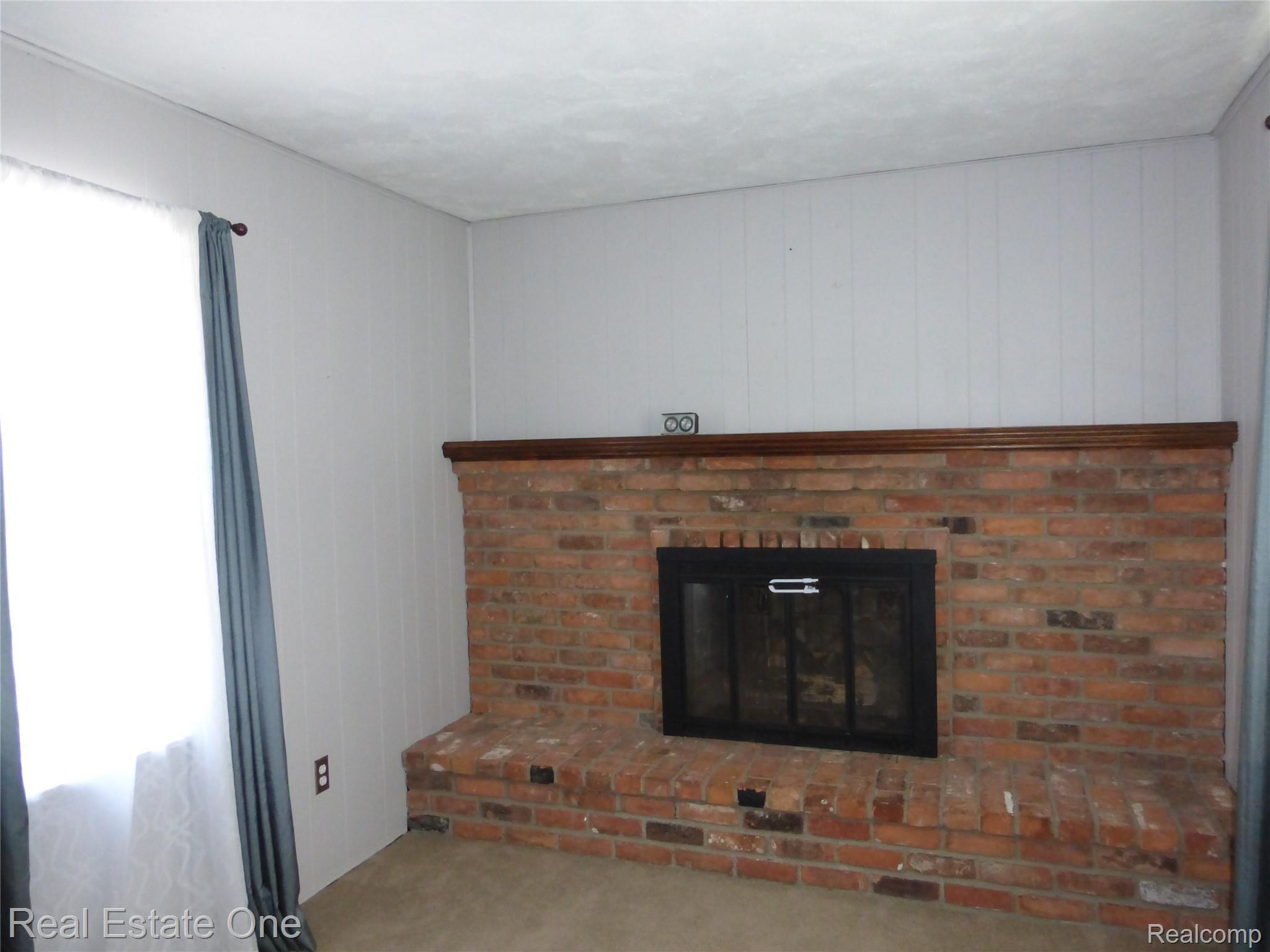 3822 Durham Road Royal Oak, MI 48073 - Photo 12 of 19 Fireplace
