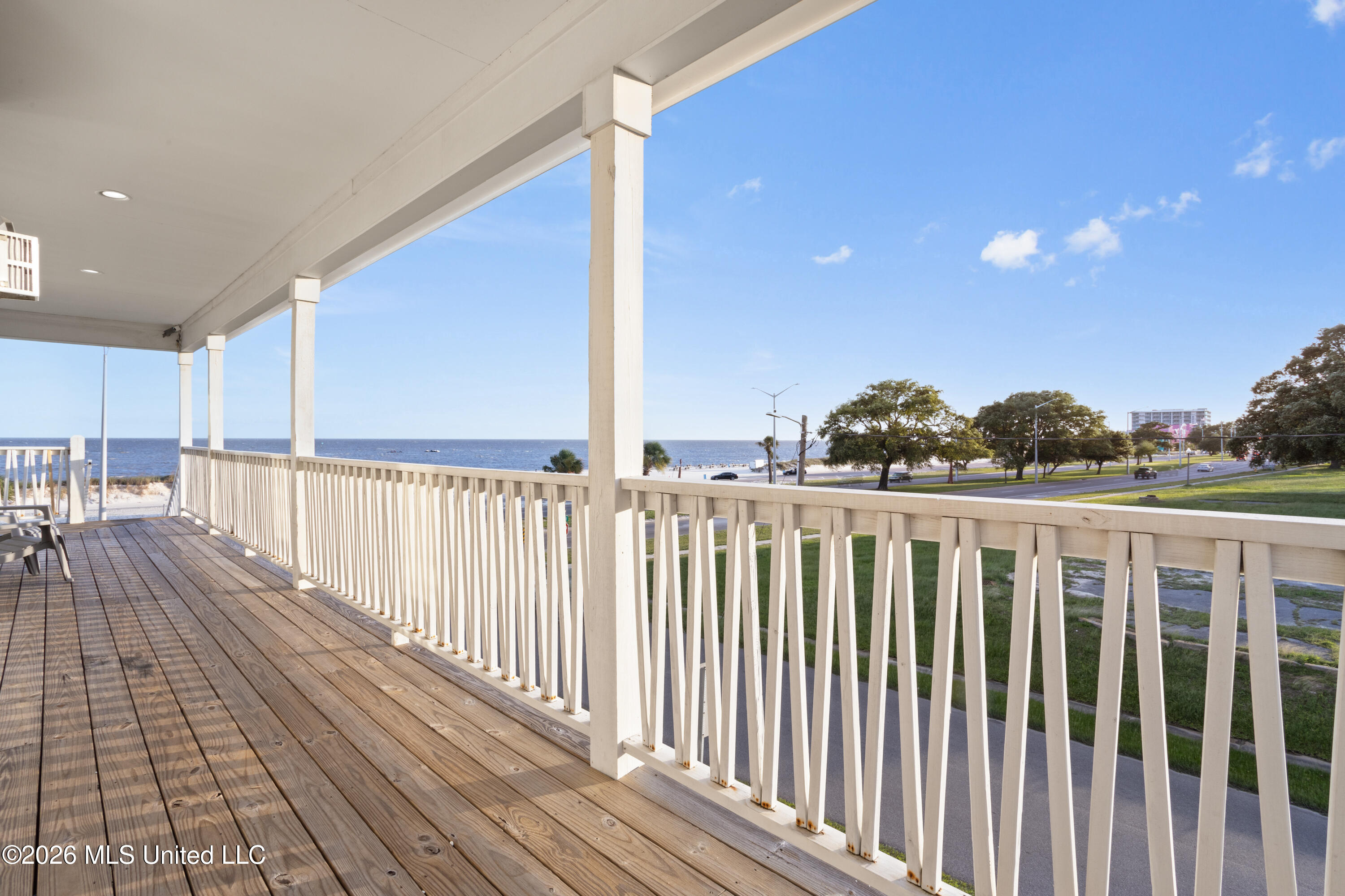 1623 Cayman Cove Biloxi, MS 39531 - Photo 49 of 58 00064