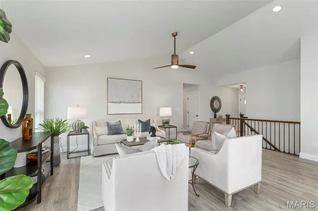 $469,900 | 2 Hickory At Louiselle Park, Maryland Heights, MO 63043