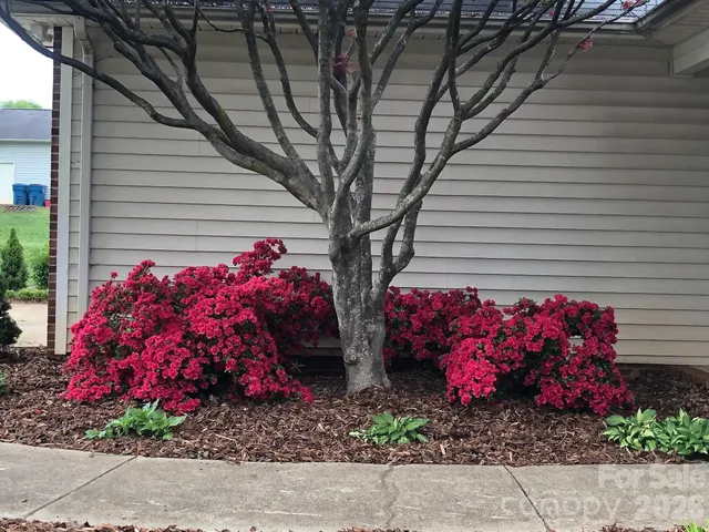 $344,900 | 1238 Pennwood Drive, Hickory, NC 28602