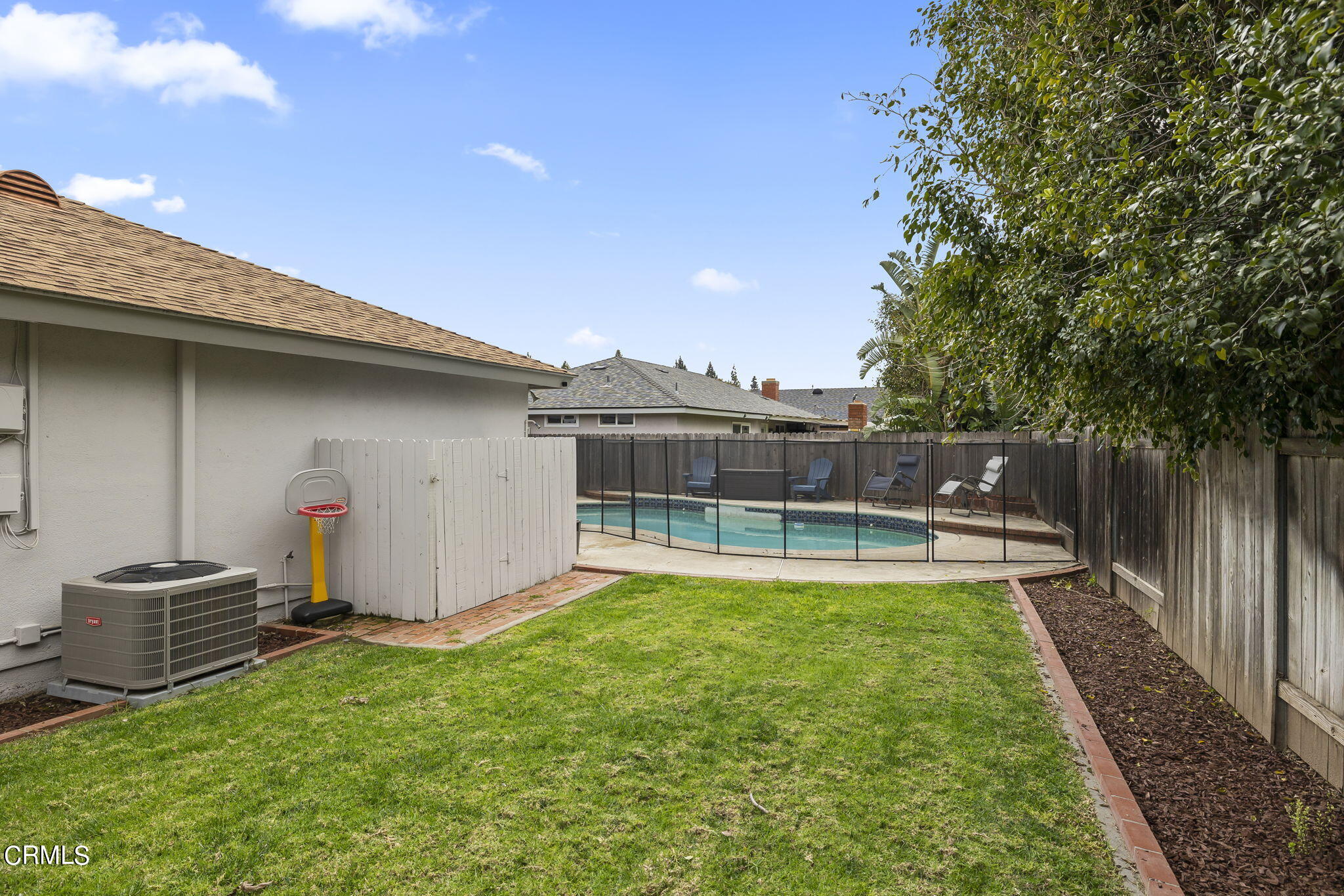 3575 Corby Avenue Camarillo, CA 93010 - Photo 34 of 36 a view of a backyard with swimming pool and a garden