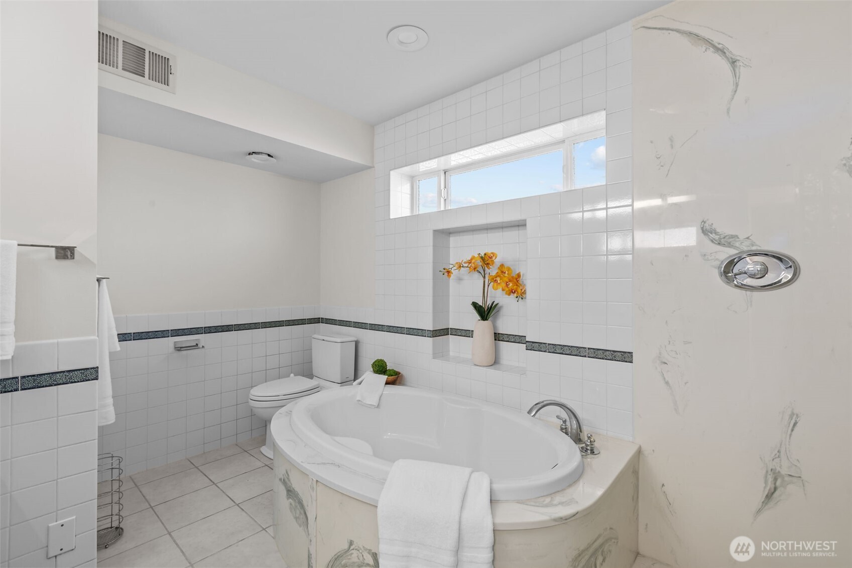 4105 Southwest 109th Street Seattle, WA 98146 - Photo 23 of 40