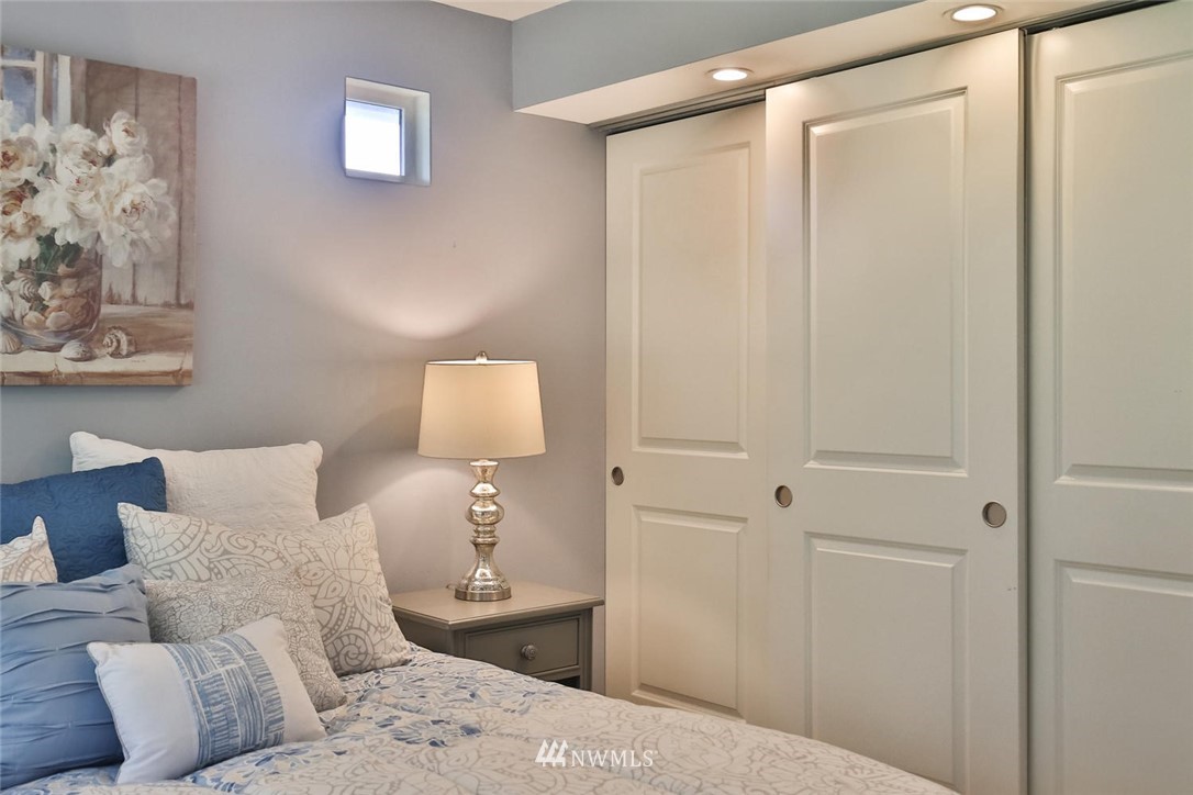 10812 Northeast 154th Place Bothell, WA 98011 - Photo 14 of 25 Gallery Image 14