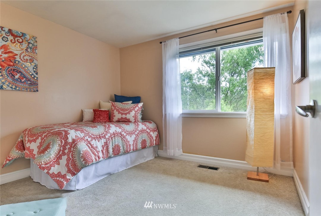 10812 Northeast 154th Place Bothell, WA 98011 - Photo 17 of 25 Gallery Image 17