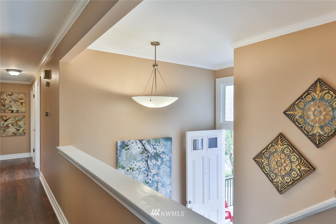 10812 Northeast 154th Place Bothell, WA 98011 - Photo 4 of 25 Gallery Image 4
