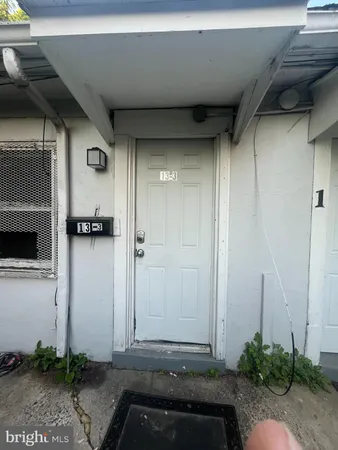 $975 | 13-15 Christoph Avenue, Unit 13 3, Trenton, NJ 08618