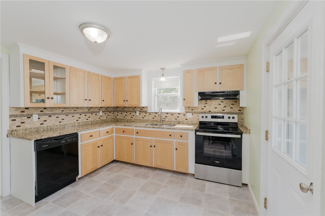 216 Bertenshaw Road Woonsocket, RI 02895 - Photo 5 of 14