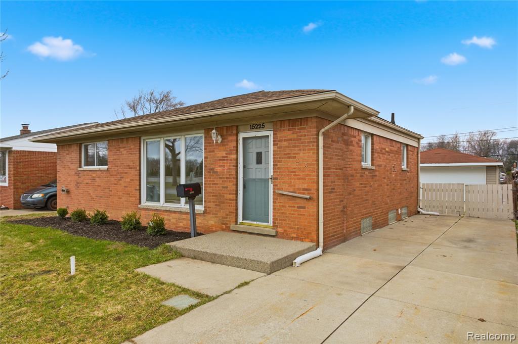 15225 Common Road Roseville, MI 48066 - Photo 17 of 18 Gallery Image 17