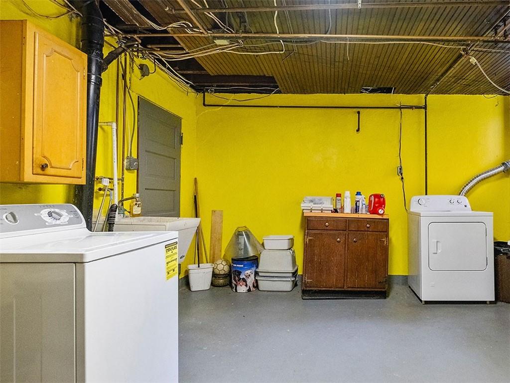 6417 Darlington Road Pittsburgh, PA 15217 - Photo 35 of 40 a utility room with dryer and washer