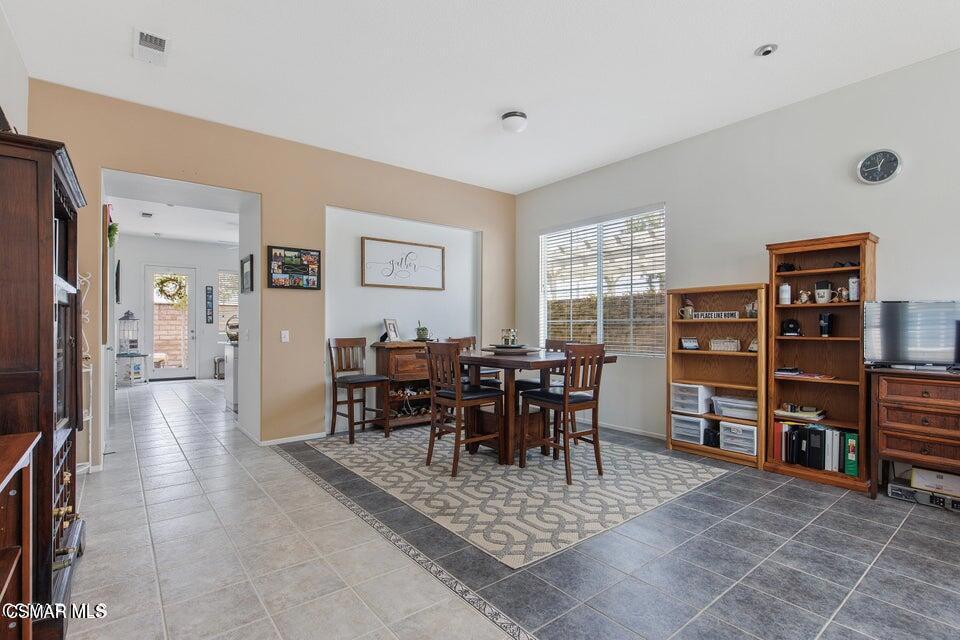 1477 Windmill Way Simi Valley, CA 93065 - Photo 3 of 18