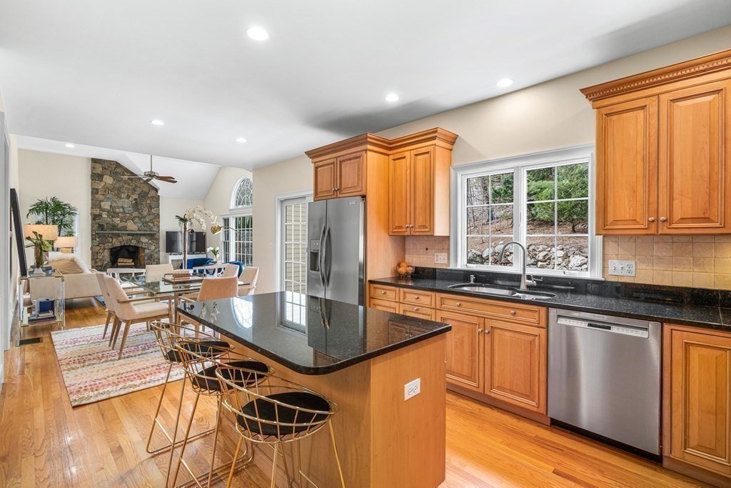 58 Pleasant Street Wellesley, MA 02482 - Photo 13 of 35