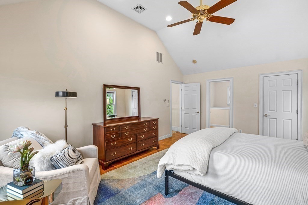 58 Pleasant Street Wellesley, MA 02482 - Photo 24 of 35