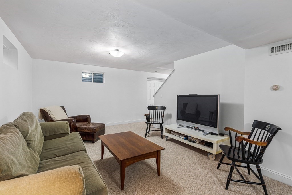58 Pleasant Street Wellesley, MA 02482 - Photo 30 of 35