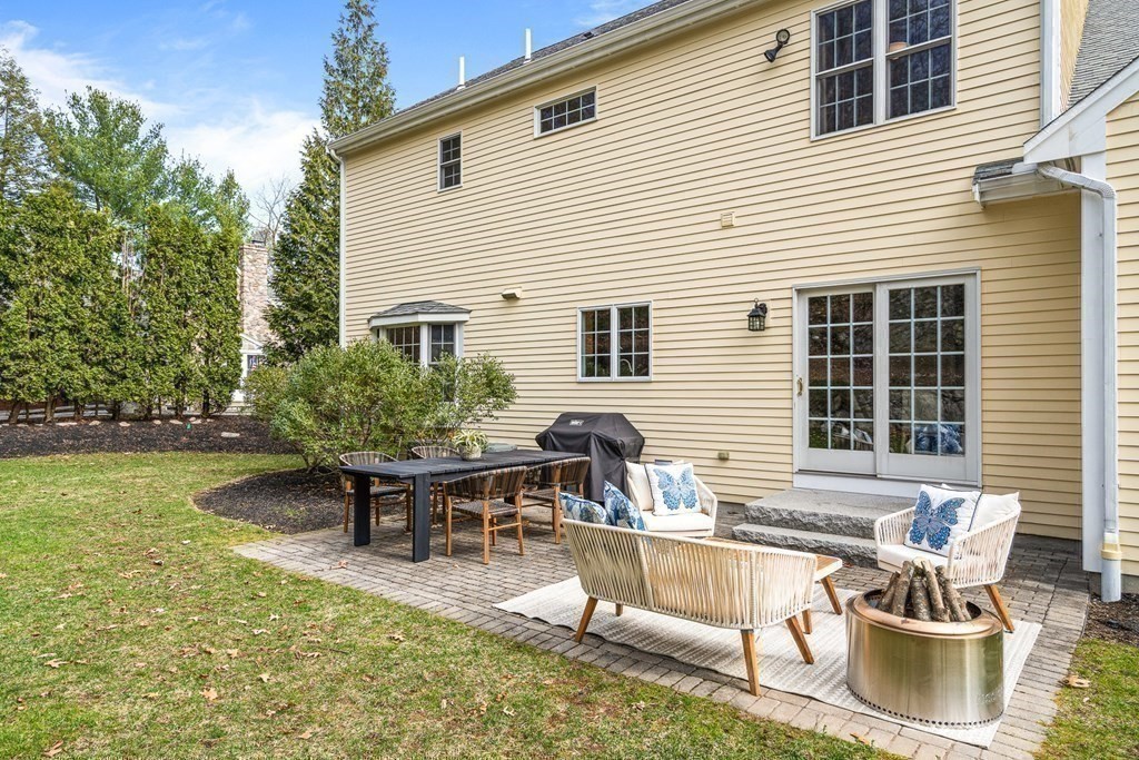 58 Pleasant Street Wellesley, MA 02482 - Photo 32 of 35