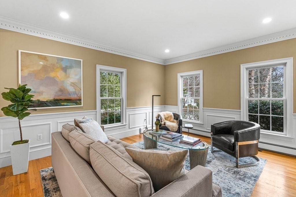 58 Pleasant Street Wellesley, MA 02482 - Photo 6 of 35
