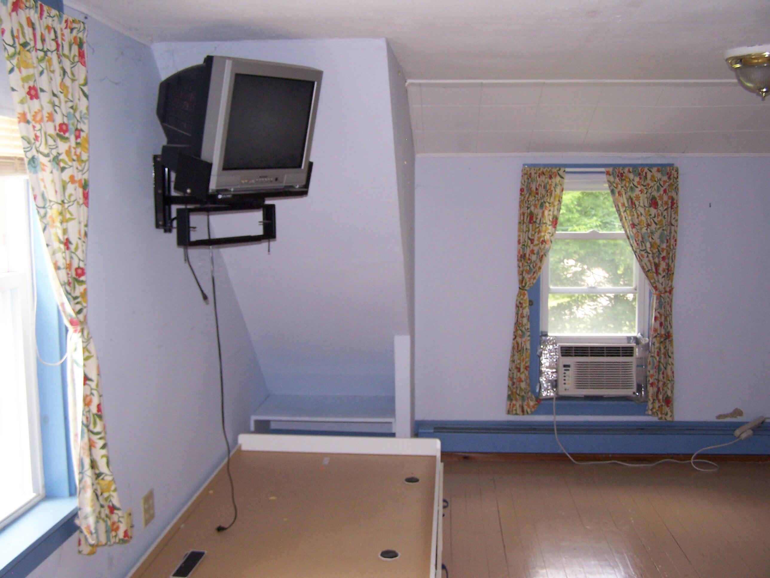 83 Elmwood Road Auburn, ME 04210 - Photo 27 of 56 103_0351