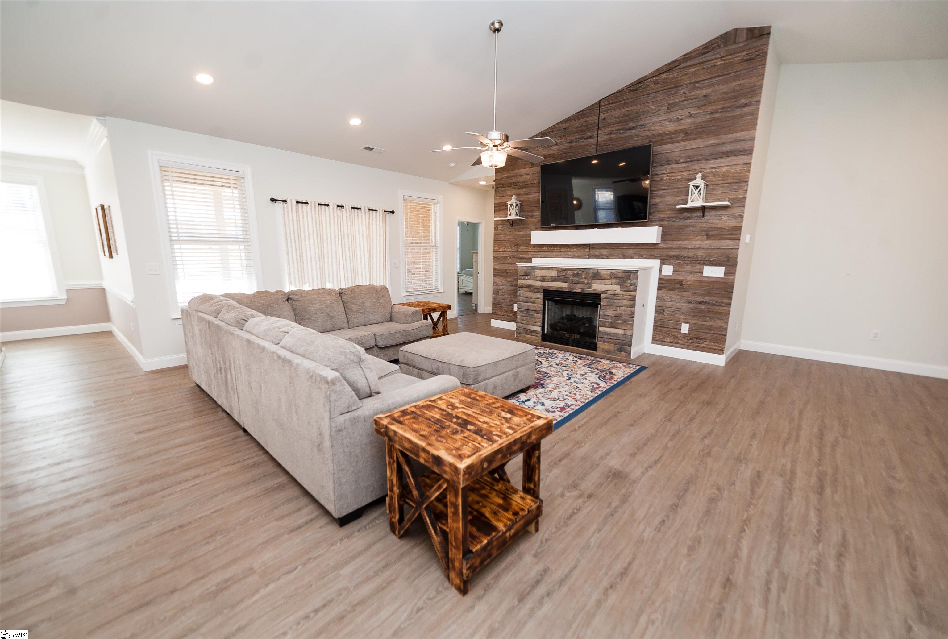 127 Floyd Meadow Drive Inman, SC 29349 - Photo 5 of 33 Gallery Image 5