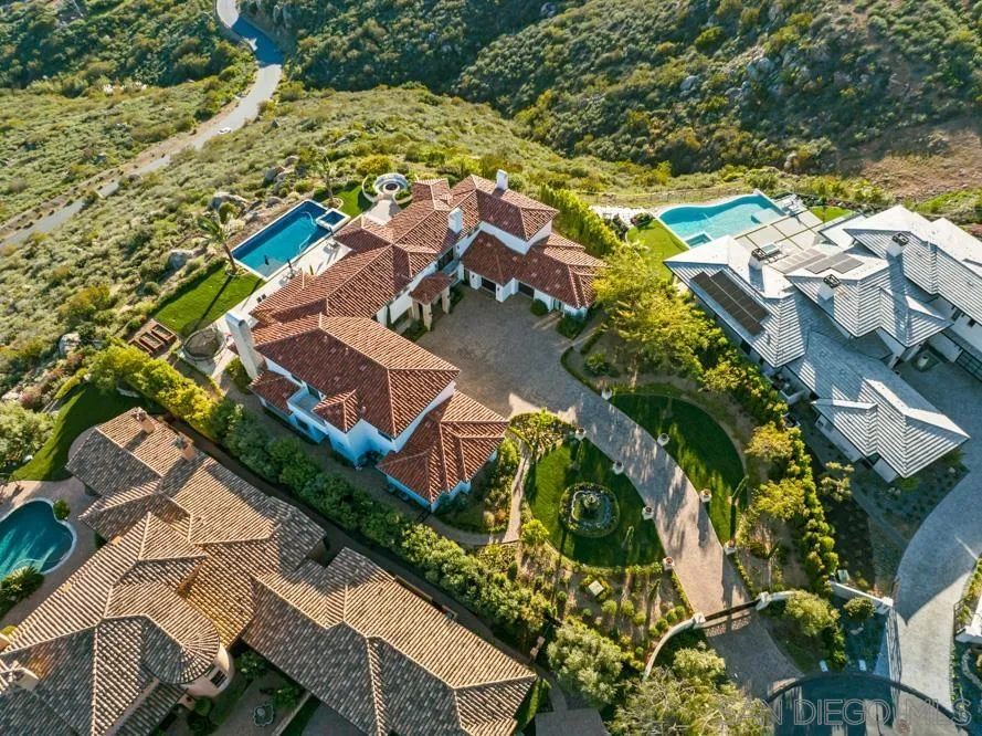 8129 Via Luna Rancho Santa Fe, CA 92067 - Photo 3 of 54 Gallery Image 3