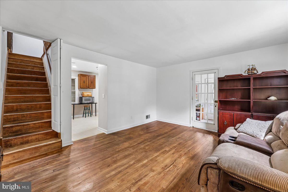 2709 Fenimore Road Silver Spring, MD 20902 - Photo 5 of 41 Living Room