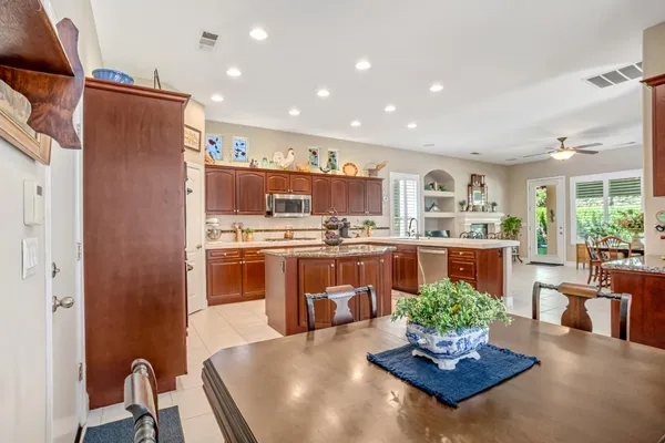 $724,900 | 2643 Quincy Avenue, Clovis, CA 93619