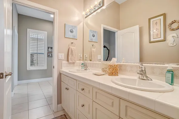 $724,900 | 2643 Quincy Avenue, Clovis, CA 93619