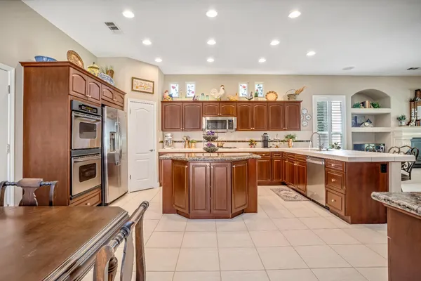 $724,900 | 2643 Quincy Avenue, Clovis, CA 93619