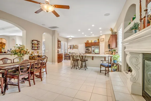 $724,900 | 2643 Quincy Avenue, Clovis, CA 93619