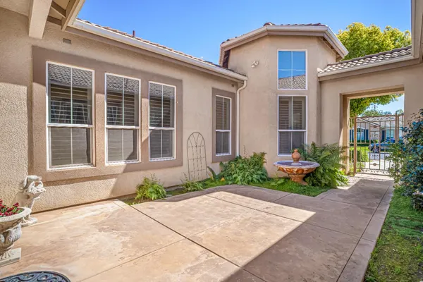 $724,900 | 2643 Quincy Avenue, Clovis, CA 93619