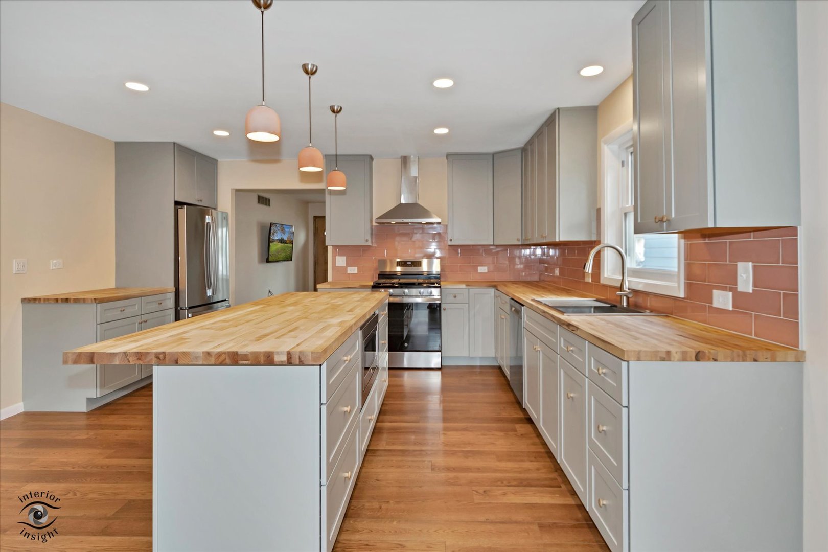 114 West Sumner Avenue Peotone, IL 60468 - Photo 4 of 30