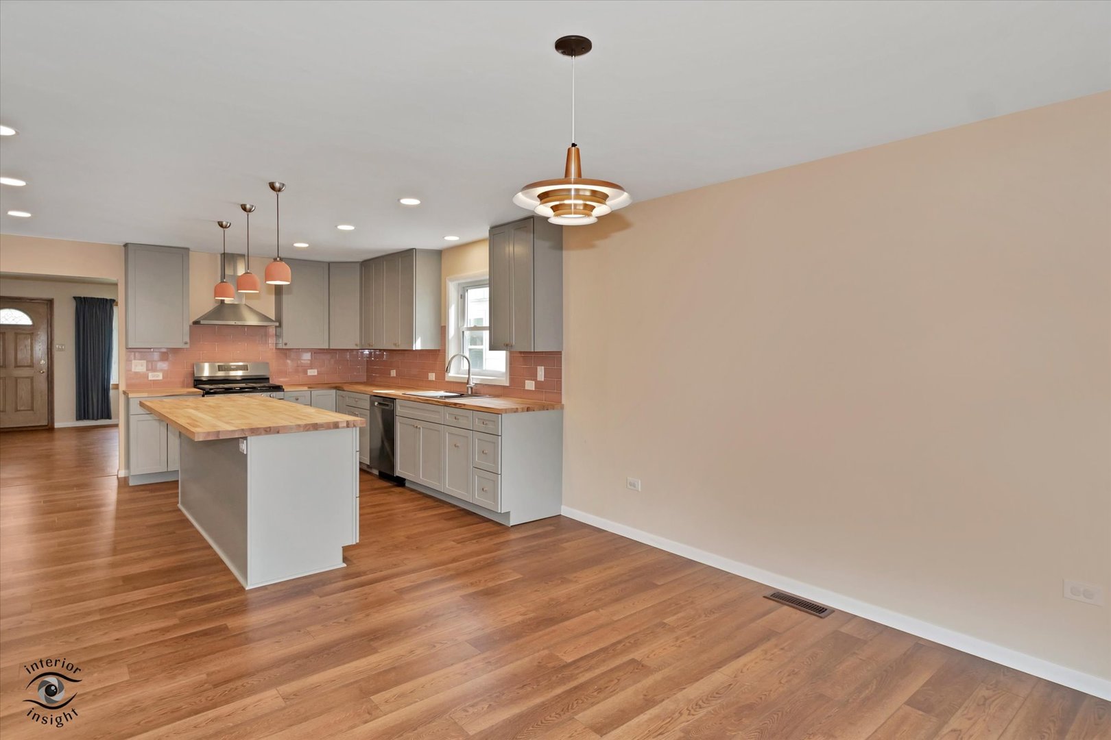 114 West Sumner Avenue Peotone, IL 60468 - Photo 5 of 30