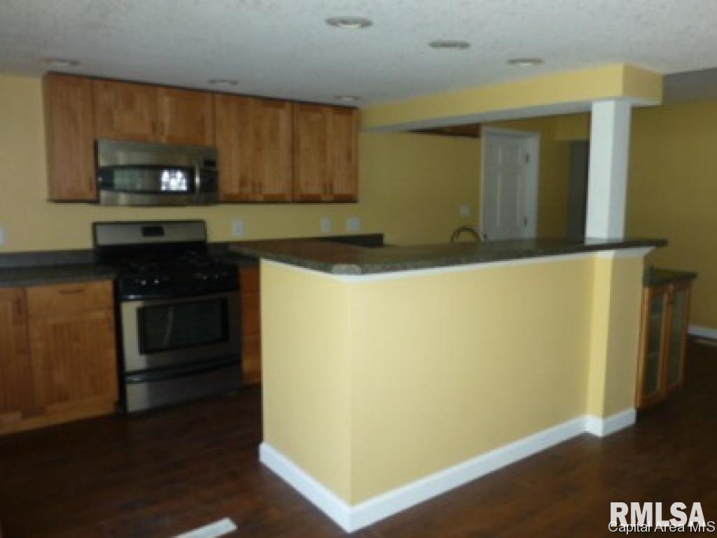 10 Edgewood Court Decatur, IL 62522 - Photo 8 of 22