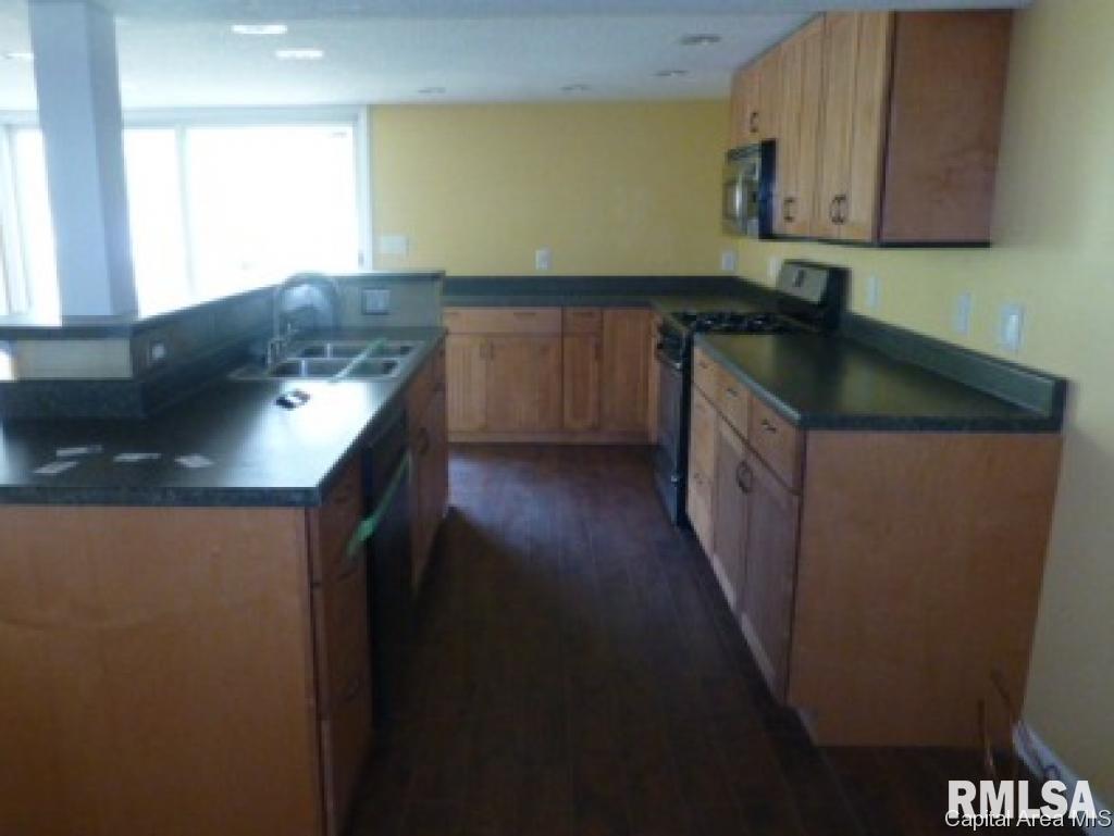 10 Edgewood Court Decatur, IL 62522 - Photo 9 of 22