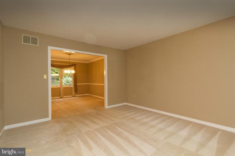 2571 Hidden Cove Road, Unit 157 Annapolis, MD 21401 - Photo 30 of 30 Living Room
