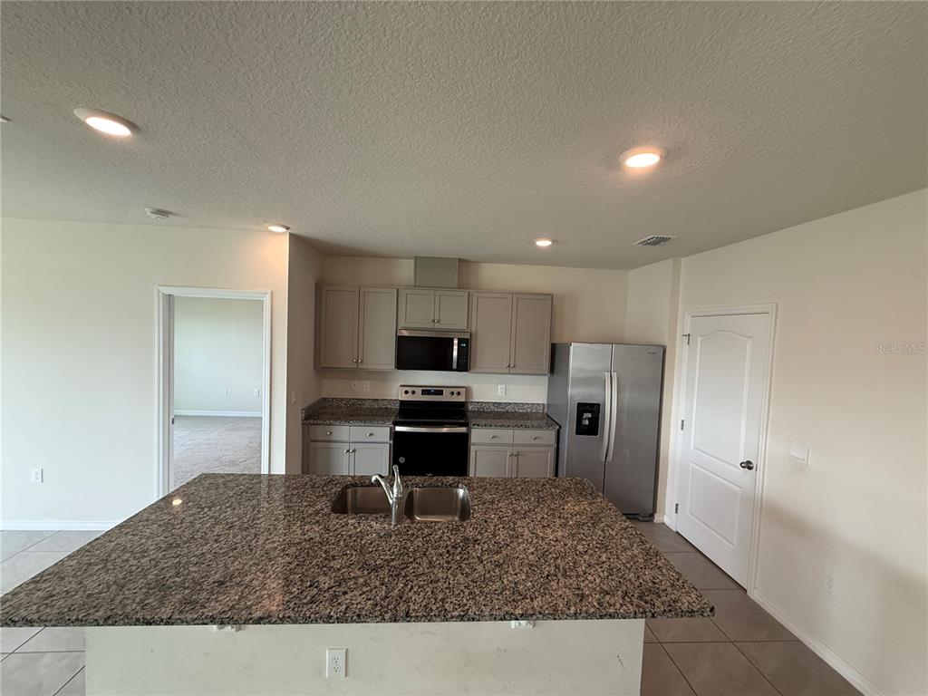1909 Chickasaw Boulevard Davenport, FL 33837 - Photo 4 of 18