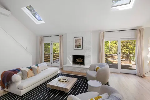 $1,425,000 | 2 Maidstone Park Road, East Hampton, NY 11937