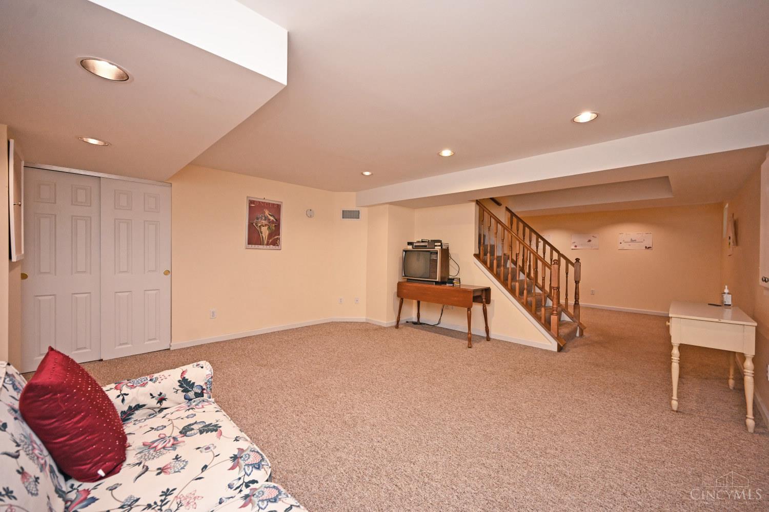 6277 Thole Road Cincinnati, OH 45230 - Photo 36 of 50