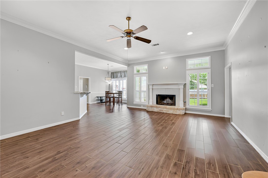 2107 Williams Way Bryan, TX 77808 - Photo 4 of 25