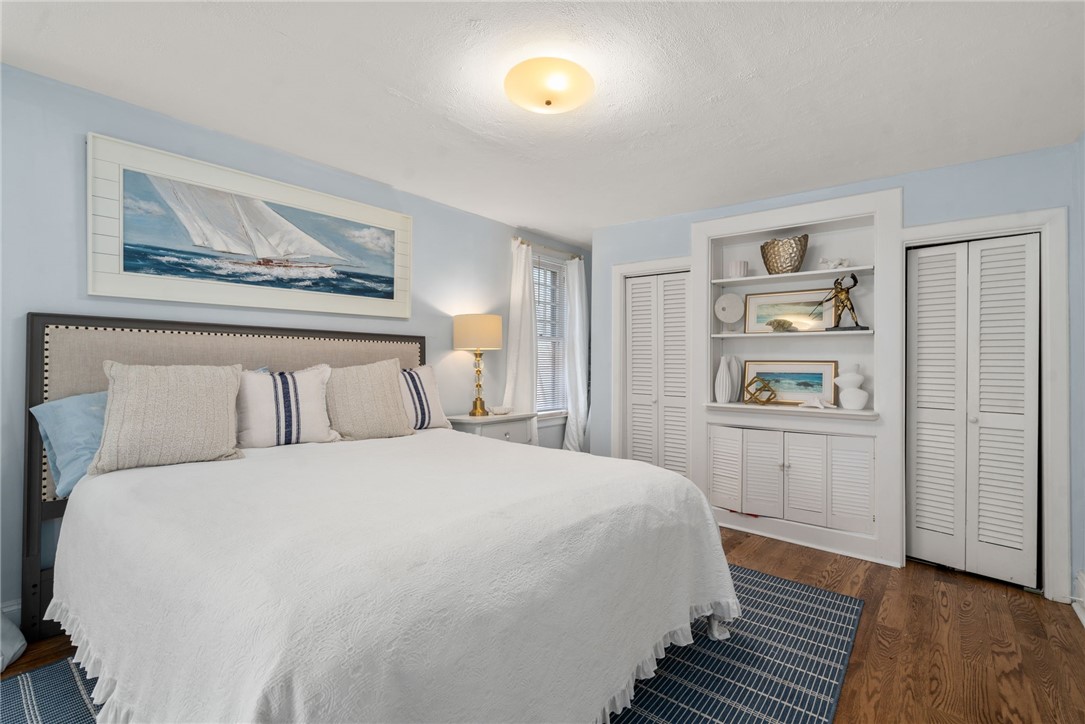 34 Bull Street Newport, RI 02840 - Photo 8 of 23 Large Master bedroom with 3 closets