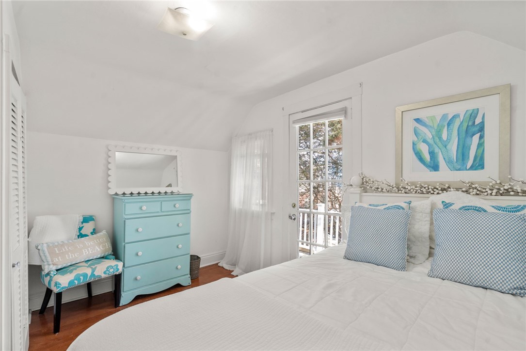 34 Bull Street Newport, RI 02840 - Photo 10 of 23 Queen bedroom with walk out deck